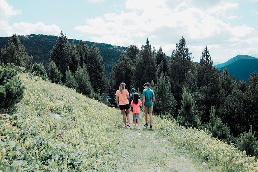 trekking-verano-montmagic-actividades.jpg